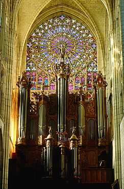 France, To Uraine Val-De-Loire, In Dre-Et-Loire, City Of To Urs, The Gothic Cathedral Nave, The Famous Organ And Medieval Stained Glass Window Of The Great Rose