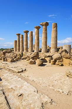 Remains of Temple of Heracles, Valley of the Temples, Agrigento, UNESCO World Heritage Site, Sicily, Italy, Europe