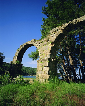 Roman Aqueduct at Phaselis, ancient ruins on the Mediterranean, Turkey, Eurasia