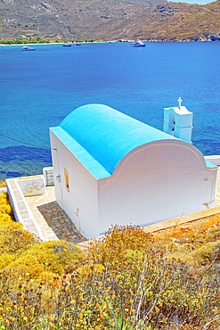 Orthodox chapel overlooking Koutalas Bay, Serifos Island, Cyclades, Greek Islands, Greece, Europe