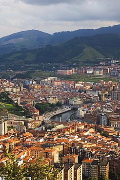 Bilbao River (Ria de Bilbao), Bilbao, Basque Country, Euskadi, Spain, Europe