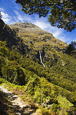 Earland Falls, 174m, on the Routeburn Track, one of the great walks of New Zealand, Fiordland National Park, South Island, New Zealand, Pacific