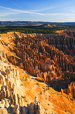 Sunrise on the colourful pinnacles and hoodoos at Inspiration Point in Bryce Canyon National Park, Utah, United States of America, North America