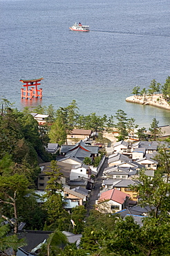 Torii Shrine Gate in the sea, UNESCO World Heritage, Miyajima Island, Hiroshima prefecture, Honshu, Japan, Asia