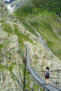 Triftbruke (Trift Bridge), Canton of Bern, Switzerland, Europe