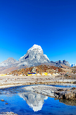 Ama Dablam base camp with Tobuche, 6495m, Sagarmatha National Park, UNESCO World Heritage Site, Khumbu Valley, Nepal, Himalayas, Asia