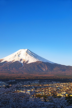 Mount Fuji, 3776m, UNESCO World Heritage Site, Yamanashi Prefecture, Honshu, Japan, Asia