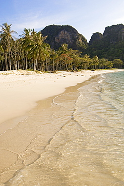 Lanah Bay, Phi Phi Don Island, Thailand, Southeast Asia, Asia