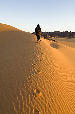 Tuareg, Akakus, Sahara desert, Fezzan, Libya, North Africa, Africa