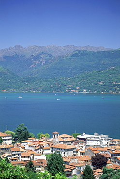 View from Stresa over Lake Maggiore, Italian Lakes, Piemonte (Piedmont), Italy, Europe