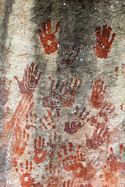 San rock art hand prints, Cederberg mountains, Western Cape, South Africa, Africa