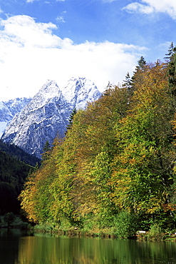 Riessersee and Wetterstein Mountains, Garmisch-Partenkirchen, German Alps, Germany, Europe