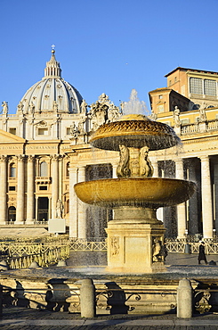 St. Peter's Basilica, Piazza San Pietro (St. Peter's Square), Vatican City, Rome, Lazio, Italy, Europe