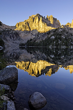 Dawn over Baron Lake, Sawtooth Mountains, Sawtooth Wilderness, Sawtooth National Recreation Area, Rocky Mountains, Idaho, United States of America, North America