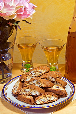 Biscotti di Prato (biscuits of Prato) (cantuccini), traditional almond biscuits, Prato, Tuscany, Italy, Europe