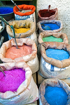 Pigments and spices for sale, Medina, Tetouan, UNESCO World Heritage Site, Morocco, North Africa, Africa