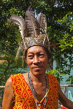 Iban man, Mengkak Iban Longhouse, Batang Ai National Park, Sarawak, Malaysian Borneo, Malaysia, Southeast Asia, Asia