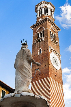 Torre dei Lamberti, Madonna Verona statue, Piazza delle Erbe, Verona, UNESCO World Heritage Site, Veneto, Italy, Europe