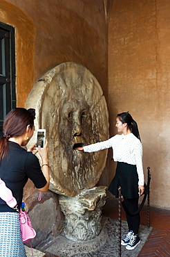 Mouth of Truth (Bocca della Verita), Basilica of St. Maria in Cosmedin, Rome, UNESCO World Heritage Site, Lazio, Italy, Europe