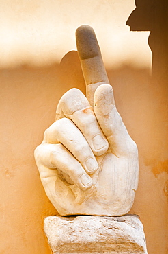 Hand of Colossus of Constantine, Musei Capitolini, Capitoline Hill, UNESCO World Heritage Site, Rome, Lazio, Italy, Europe