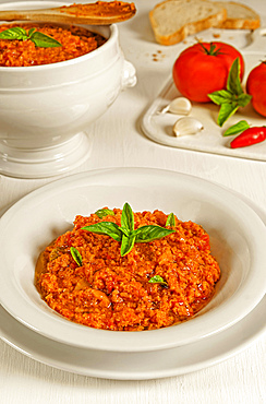 Pappa al pomodoro, Tomato mush, thick Tuscan bread soup, Tuscany, Italy, Europe