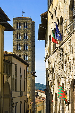 Via dei Pileati and St. Maria della Pieve's belltower, Arezzo, Tuscany, Italy, Europe