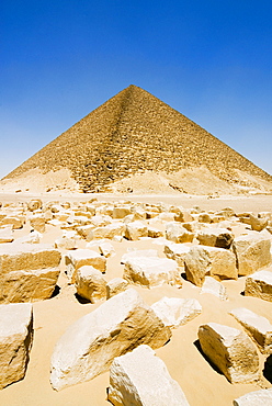 The Red Pyramid (Senefru Pyramid), Dahshur, UNESCO World Heritage Site, near Cairo, Egypt, North Africa, Africa