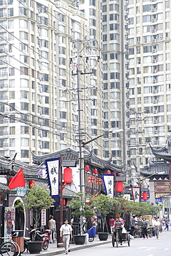 Street scene, Shanghai, China, Asia