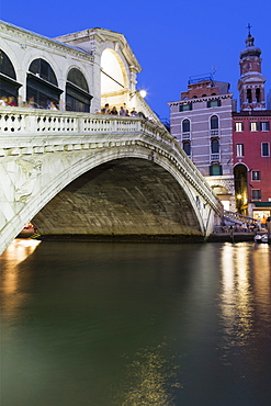 The Rialto Bridge and the Grand Canal at night, Venice, UNESCO World Heritage Site, Veneto, Italy, Europe