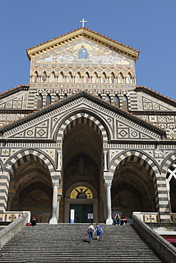 Steps up to the Duomo Cattedrale Sant' Andrea in Amalfi, Amalfi Coast (Costiera Amalfitana), UNESCO World Heritage Site, Campania, Italy, Mediterranean, Europe