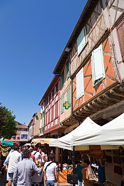 Traditional outdoor market in the historic town of Mirepoix, Languedoc-Roussillon, France, Europe