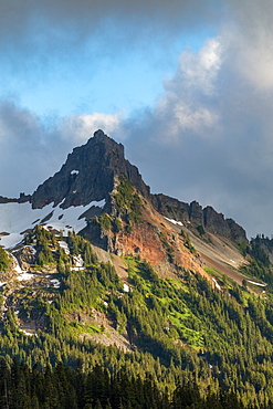 Dramatic light on the rugged Tatoosh Range near Mount Rainier, part of the Cascade Range, Pacific Northwest region, Oregon, United States of America, North America