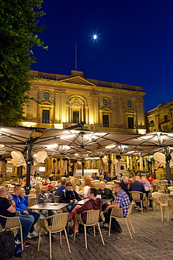 Night time outdoor restaurants in Piazza Regina in Valletta, European Capital of Culture 2018, Malta, Mediterranean, Europe