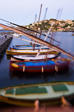 Boats in harbour, Chateau Royal, Eglise Notre-Dame-des-Anges, Collioure, Pyrenees-Orientales, Languedoc, France, Europe