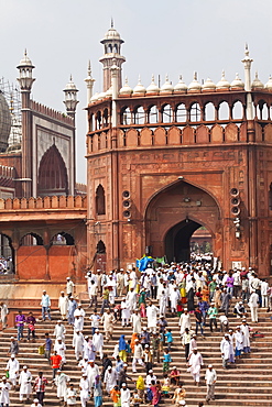 People leaving the Jama Masjid (Friday Mosque) after the Friday Prayers, Old Delhi, Delhi, India, Asia