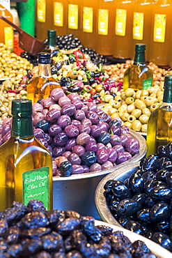 Olives for sale, Shuk HaCarmel market, Tel Aviv, Israel, Middle East