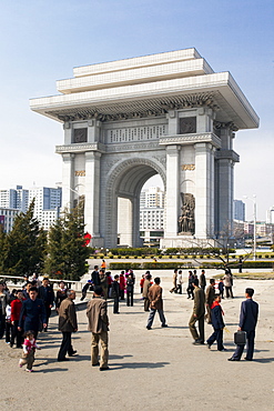 Arch of Triumph, 3m higher than the Arc de Triomphe in Paris, Pyongyang, Democratic People's Republic of Korea (DPRK), North Korea, Asia