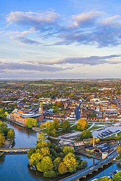 The Royal Shakesphere Theatre and Swan Theatre on the River Avon, Stratford-upon-Avon, Warwickshire, England, United Kingdom, Europe