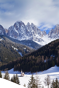 Winter landscape of St. Johann Church in Ranui in Villnoss, Le Odle Group with Geisler Spitzen, 3060m, Val di Funes, Dolomites, Trentino-Alto Adige, South Tirol (Tyrol), Italy, Europe