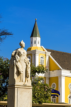 Queen Wilhelmina statue monument, Willemstad, Curacao, ABC Islands, Dutch Antilles, Caribbean, Central America