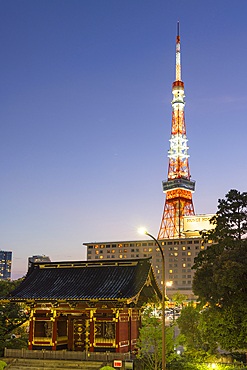 Tokyo Tower and Yusho-in Reibyo Nitenmon Gate at dusk, Tokyo, Japan