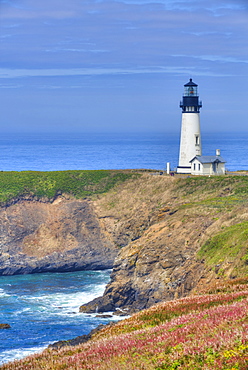 Yaquina Lighthouse, near Agate Beach, Oregon, United States of America, North America