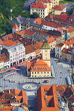 Piata Sfatului (Council Square), Brasov, Transylvania Region, Romania, Europe