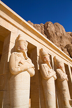 Statues of Queen Hatshepsut, Hatshepsut Mortuary Temple (Deir el-Bahri), UNESCO World Heritage Site, Luxor, Thebes, Egypt, North Africa, Africa