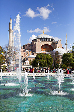 Water Fountain, Hagia Sophia Grand Mosque, 360 AD, UNESCO World Heritage Site, Istanbul, Turkey, Europe