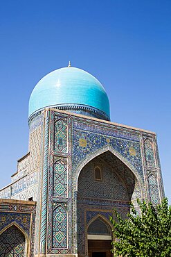 Tilla-Kari Mosque (Completed 1660), Registan Square, Samarkand, Uzbekistan