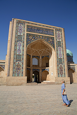 Tourist, Madrasah Barakhon, Hazrati Imam Complex, Tashkent, Uzbekistan