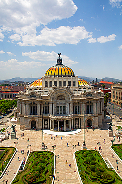 Palacio de Bellas Artes (Palace of Fine Arts), construction started 1904, Mexico City, Mexico, North America