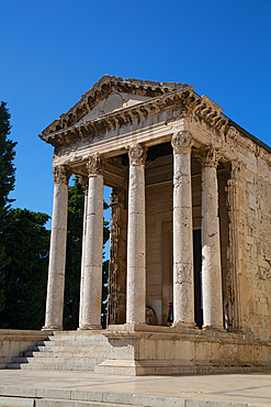 Temple of Augustus, 2 AD, Forum Square, Old Town, Pula, Croatia, Europe