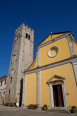 St. Stephens Church, Main Square, Motovun, Central Istria, Croatia, Europe